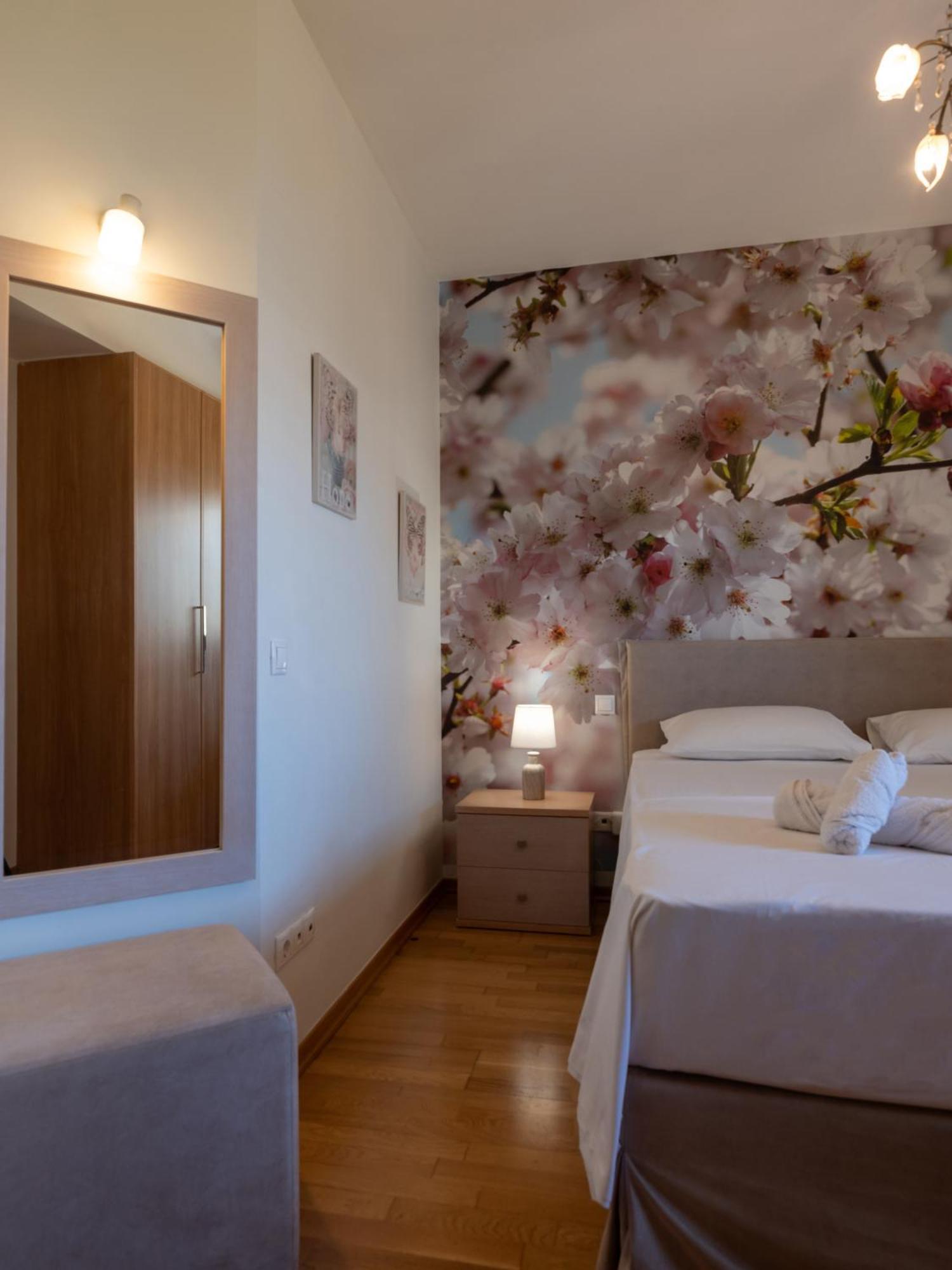 Onyx City Center Apartment With Parking Iraklio Exterior foto